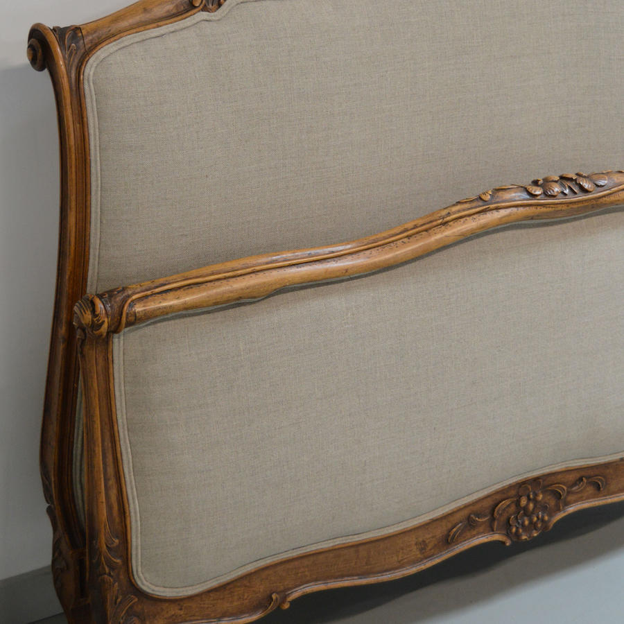 King Size Louis XV style upholstered lit bateau