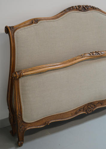 King Size Louis XV style upholstered lit bateau