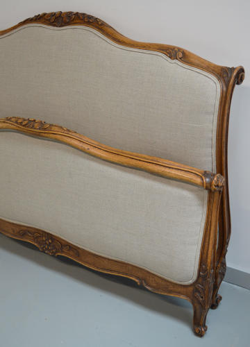 King Size Louis XV style upholstered lit bateau
