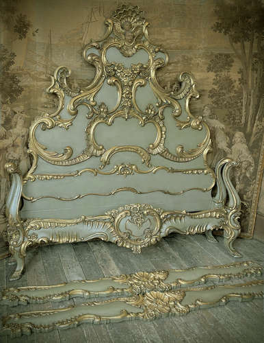 Magnificent 19th Century Florentine Baroque giltwood superking size be