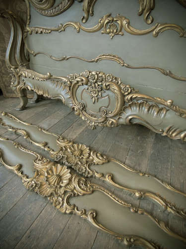 Magnificent 19th Century Florentine Baroque giltwood superking size be